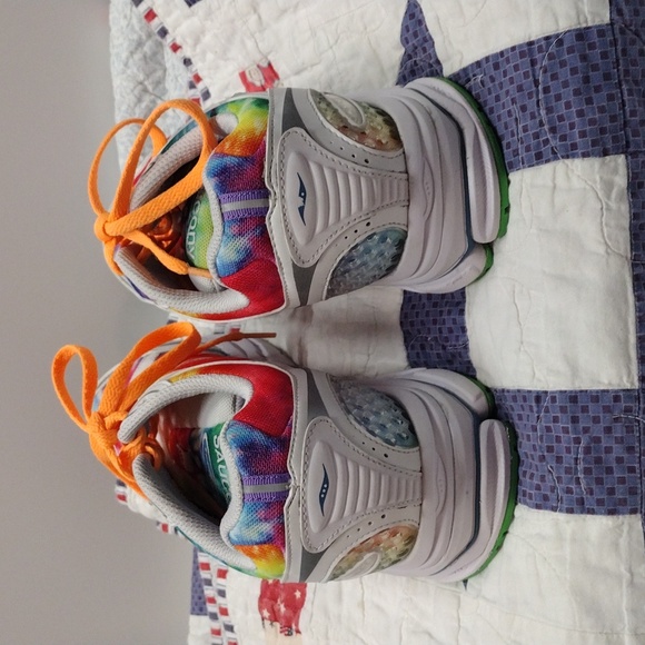 Saucony Progrid Triumph 4 Shoe White/Tie Die Rainbow Size 12 - Picture 3 of 16